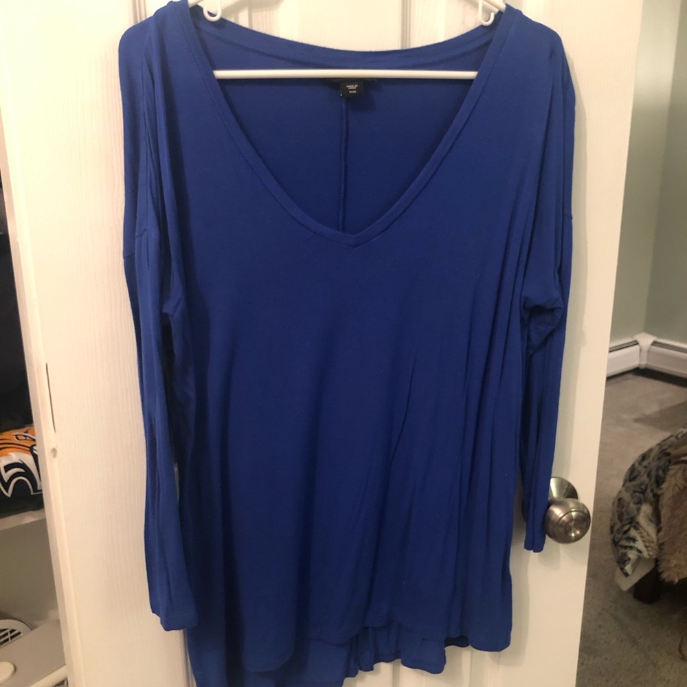 Boutique Blue v neck swing shirt